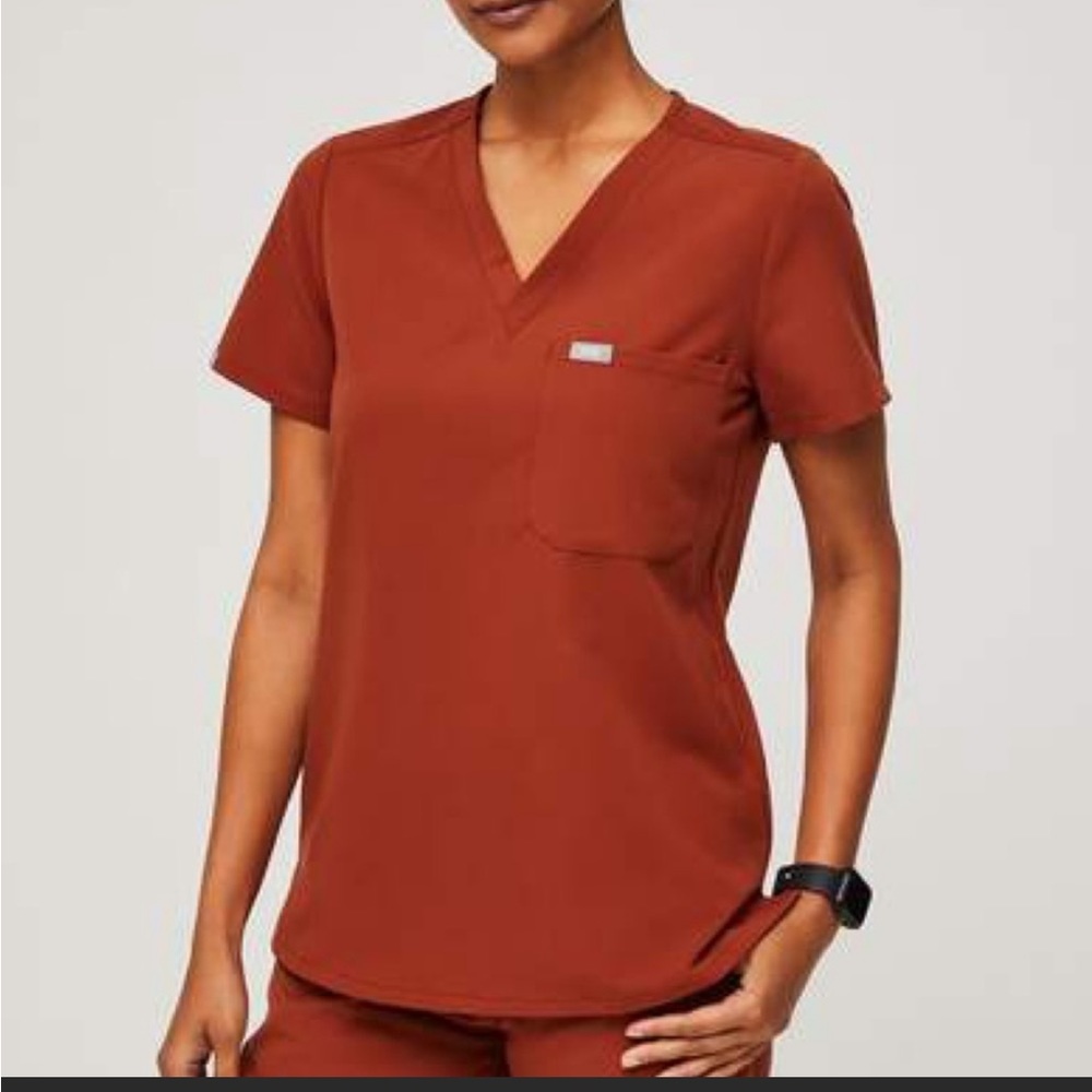 FIGS Auburn Catarina Scrub Top & Zamora Jogger Pant